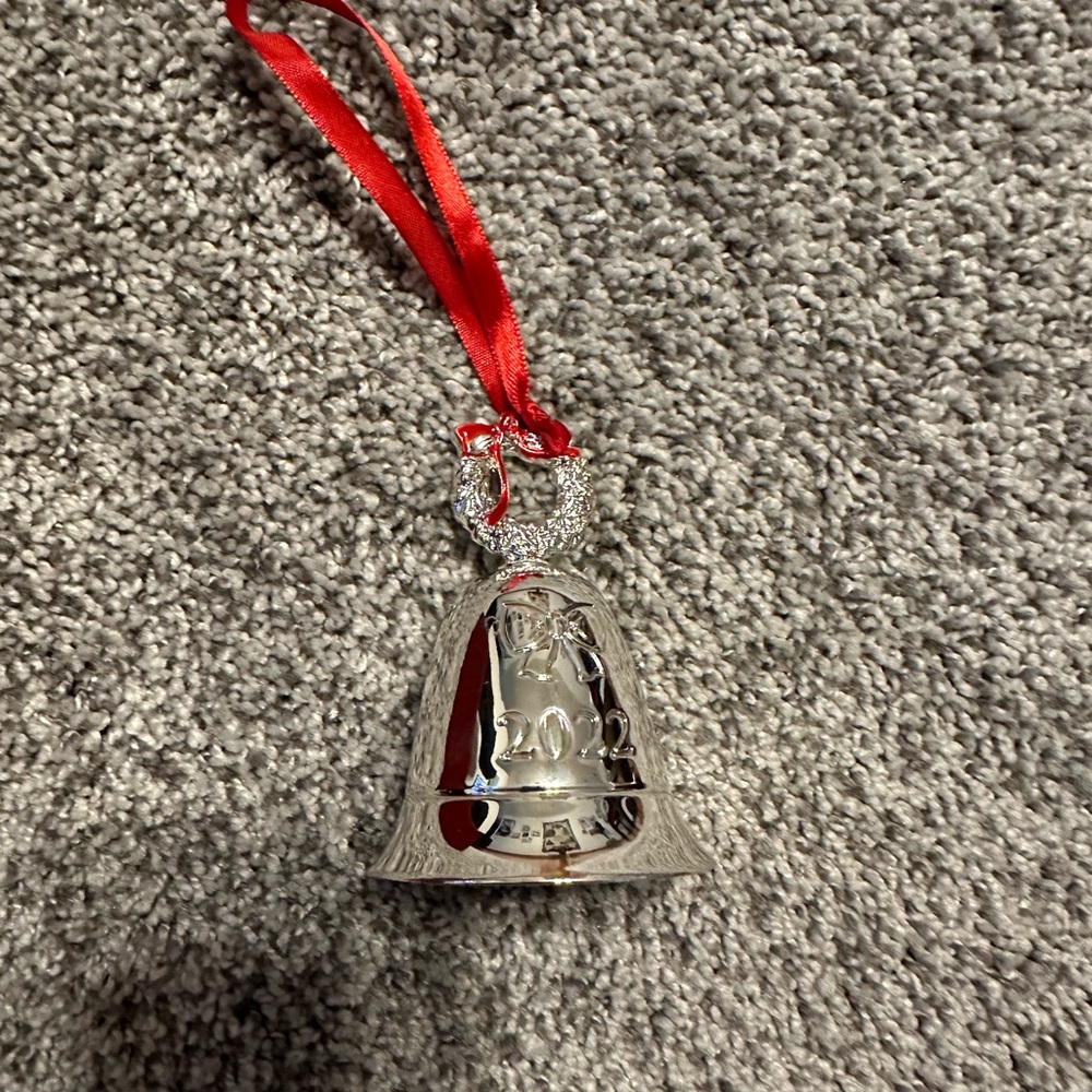 Ornament coxtnbio‎ 2022 bell